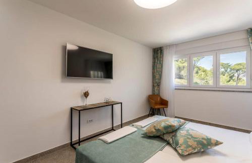 Luxe villa with pool, jacuzzi, and sauna - Foto 7