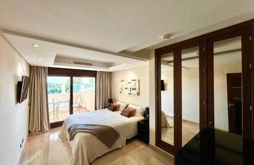 5 Stars BEACHFRONT PARADISE - Seaview, Always Heated Pool, Gym, Sauna! - Foto 4