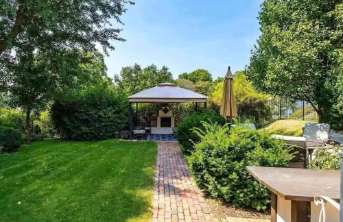 Historic Tudor with River Views & Fun Gaming Room - Foto 39