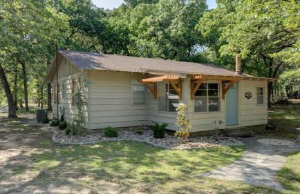 Owl Hoot Lake Retreat- Dock, beach & wooded haven! - Foto 3