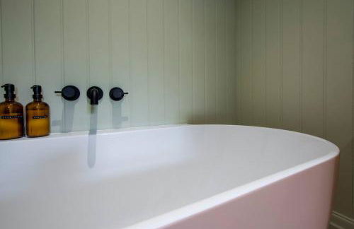 Luxurious Manor House with Sea Views - Sleeps 10 - Photo 30