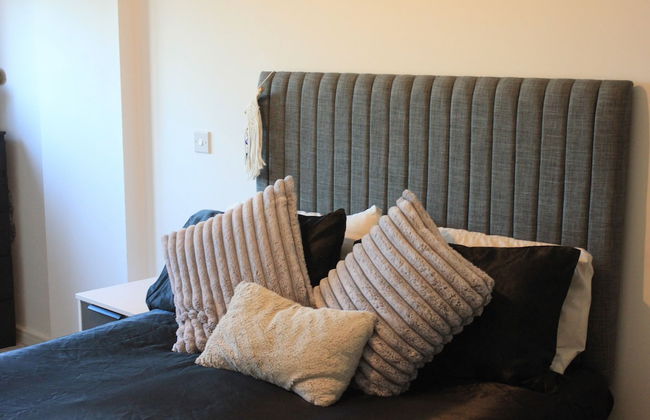 Luxurious 2-bed Haven in the Heart of Barking - Foto 2