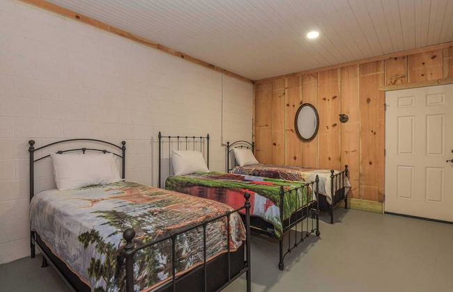 Deer Haven by Avantstay Cabin w/ Pond, Waterfall - Photo 22