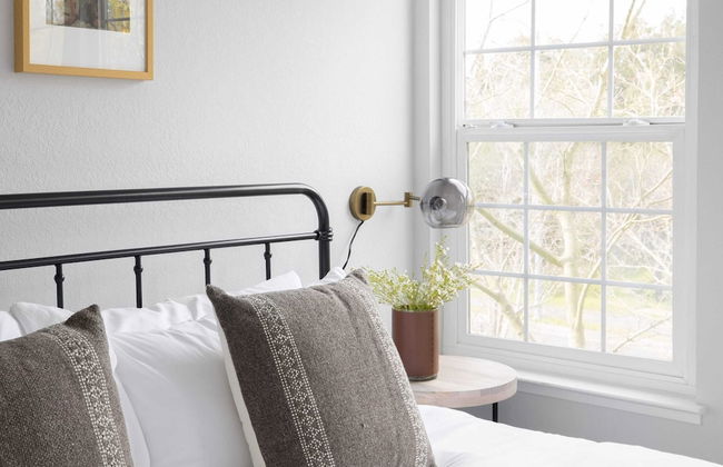 Black Oak by Avantstay Modern & Chic Santa Rosa Hideaway With Pool Table, & Fire Pit - Photo 13