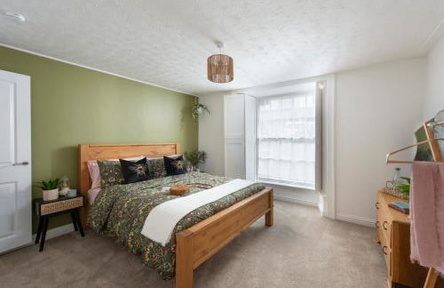 City Centre 1 bed Georgian flat with courtyard - Photo 4