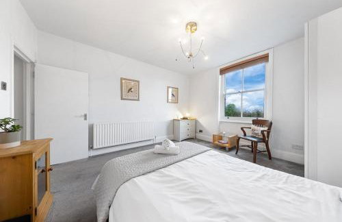 Lovely Split level 2 bedroom flat in NW London - Foto 18