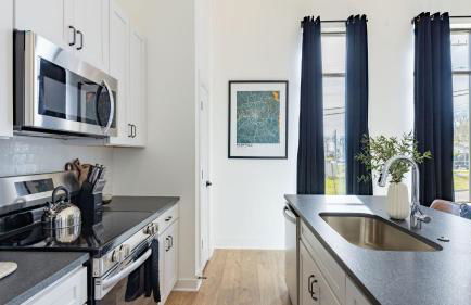 New Build Sleeps 12 2 Condos Modern Design Near Downtown Nashville - Photo 10