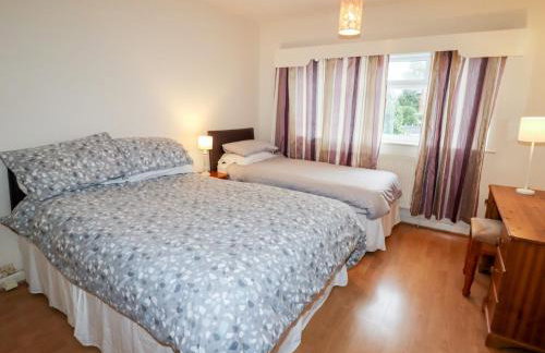 The Hawthorns - Photo 10