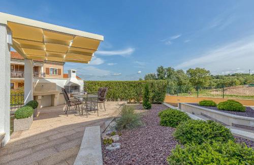 Silvia II with Private Pool - Foto 11