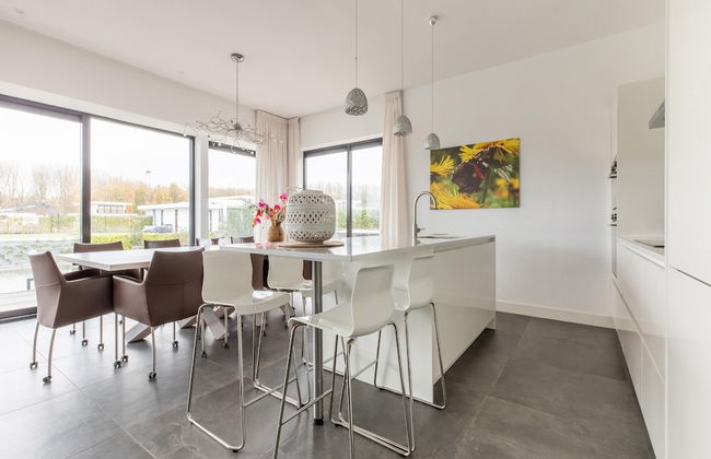 Brand new Luxury Villa on a Small-scale Park With its own Jetty - Foto 40