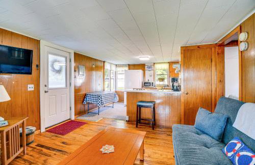 Cayuga Lake Cottage Private Dock and Deck! - Foto 5