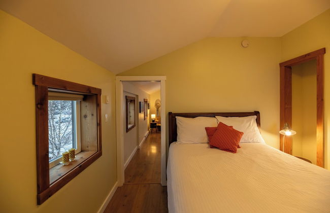 Downtown Whitehorse - Treehouse - Photo 4