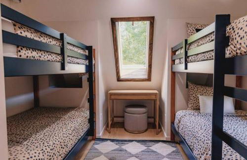 Emberwood Lodge - Luxury Cabin, Kid Friendly - Foto 22