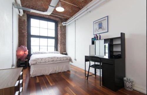 Loft Apartment - Photo 9