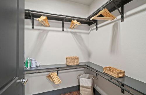 1BR Alongside Q2 and Domain With Pool, Gym and Free Parking - Foto 16