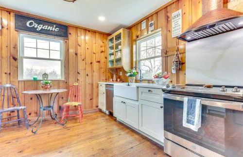 Grill and Fire Pit New Market Getaway on 3-Acres! - Foto 10