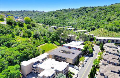 Peaceful Family Friendly 2BR 2BA Entire Apt Unit in Belmont Hill - Foto 34