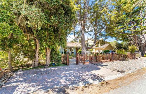 Quaint Carmel - Bungalow Close to Beach - Photo 32