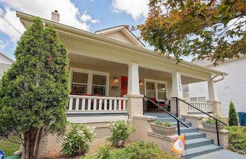 The Cherry St House|Dog Friendly |Sleeps 10 |Near MSU - Foto 1
