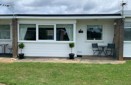 Dragon Chalet 1 , 155 Sunbeach Holiday Village, Scratby - Foto 2