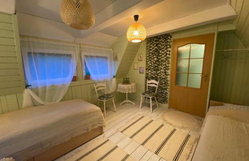 Leszczynowy domek nad jeziorem - Foto 34