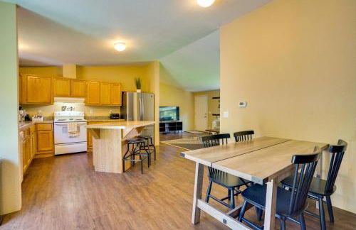 Lovely Detroit Home with Deck - Walk to Town! - Foto 6