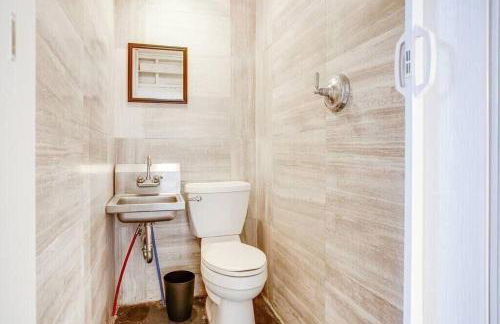 Cozy Tiny House Bungalow 7 Blocks from Campus - Foto 12