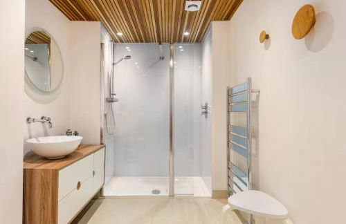 Nordic Regency Apartment - Photo 9