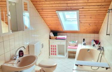 Gemütliche Ferienwohnung mit Ausblick auf das Saarpolygon - Foto 3