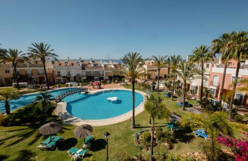 Townhouse in first line beach, Bahia de Marbella, Marbella - Photo 18