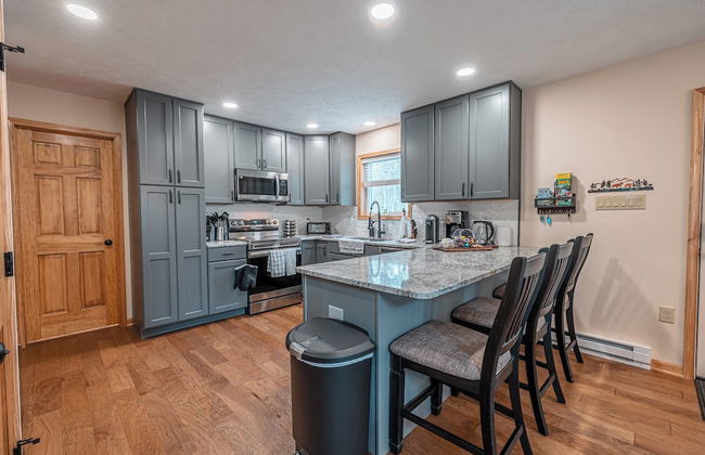 NEW Large Group Summer Getaway W/hot Tub + Game Room! - Foto 12