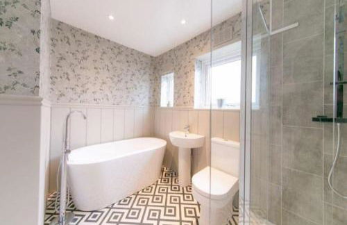 Beautifully styled Home with Garden - Foto 9