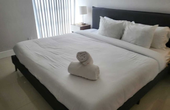 Artrageous on the river By RocketStay - Photo 4