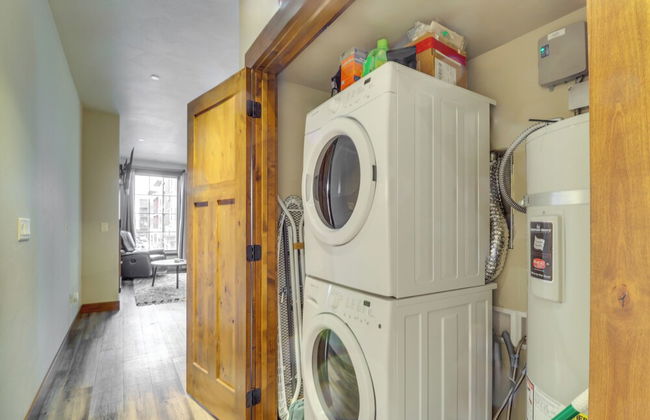 Downtown Columbia Falls Condo: 16 Mi to Ski Resort - Foto 3