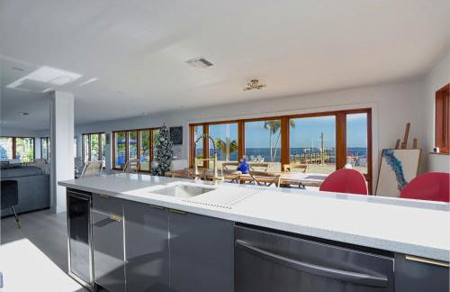 Stunning Waterfront Home with Southeast Bay Frontage - Villa Cuquita - Foto 7