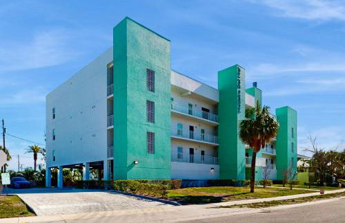 Mad Beach Hideaway - Photo 19