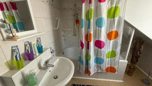 Schöne Ferienwohnung in Bahnhofsnähe für Urlaub, Studium oder Arbeit - Foto 2, Shower