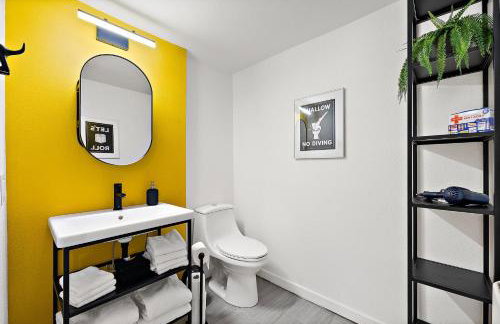 Water & Mountain View Apt - Walk to Waterfront - Foto 14