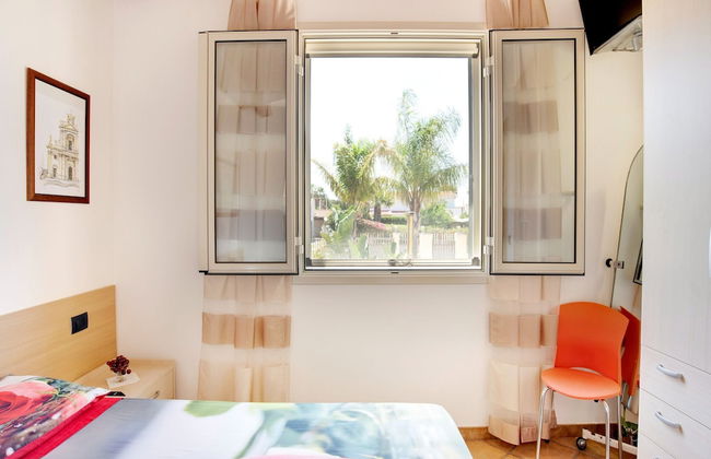 Beachside Getaway w/ Garden - Foto 11