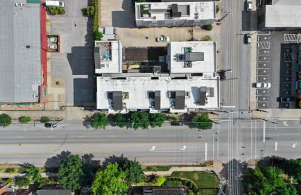 NEW Elegant Downtown Escape with Modern Comforts - Foto 45