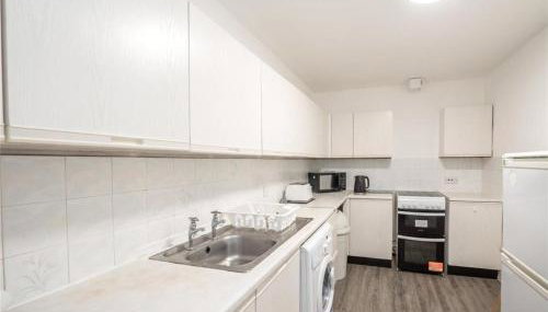 Spacious city center main door 3 bedrooms flat - Foto 4