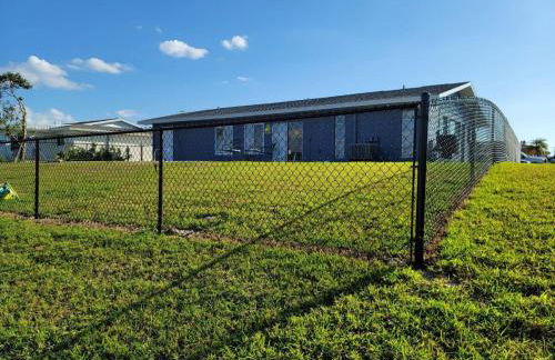 Relaxing canal front 2 BR pool home in North Port - Pineapple Way - Foto 24