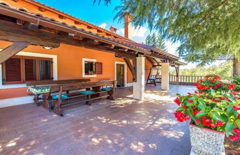 3 Bedroom Amazing Home In Jurdani - Photo 23