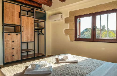 Villa Recluso-3 bd luxury country villa, huge heated pool with hydromassage, individual bbq & large yard, mountain view - Photo 8