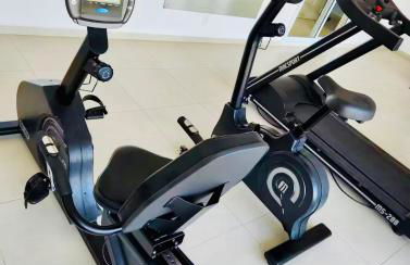 Studio 64 novo bem equipado com ar condicionado, cozinha completa, até 4 pessoas - Centro Mogi - Photo 17