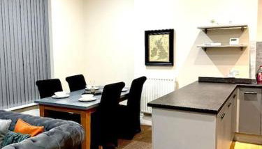 City Centre 2 Bed 2 Bath Apartment - Foto 5