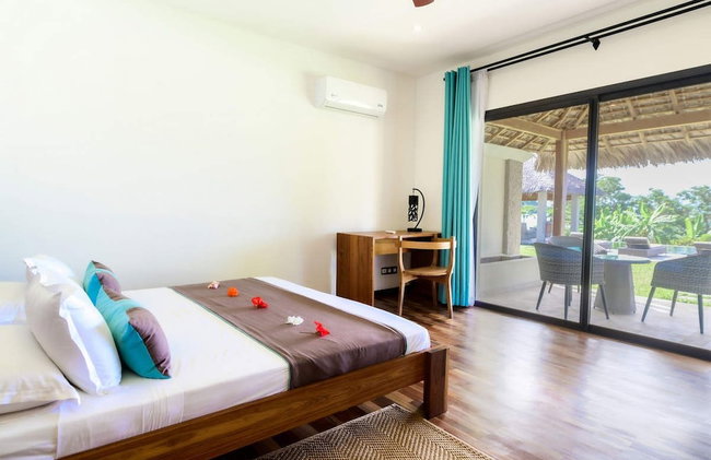 Home The Residence - Photo 17