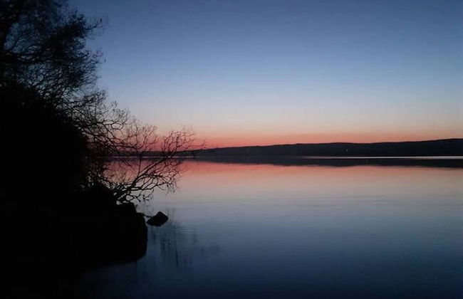 Log Cabin on the Lake - Sleeps 4 & Jacuzzi - Photo 20