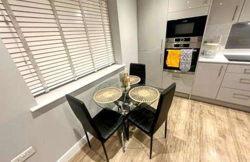 Lovely 2 bedroom 2 bathroom Apartment - Photo 27