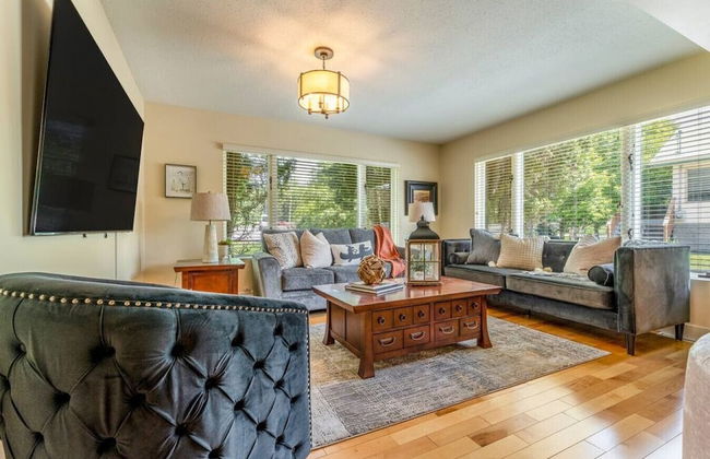 LUXURIOUS 5,500 sqft Home: 5 Br/5 Ba | PRIVATE Pool & Hot Tub | STEPS to Beach - Foto 24